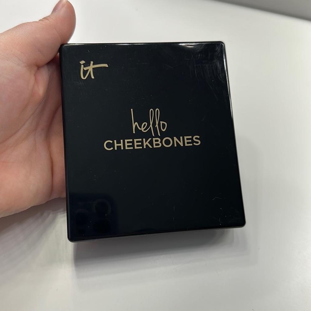 hello cheekbones it cosmetics palette